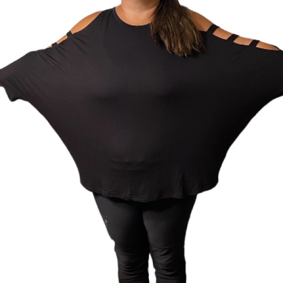 Edgely sold by Maurices cut out cold shoulder shirt. Size 2 X nwt - Picture 6 of 8